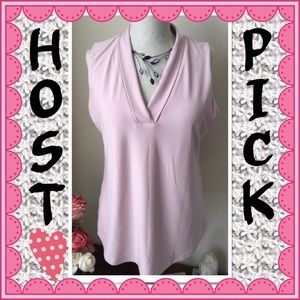 ⭐️HP l⭐️ White House Black Market knit top, md pet